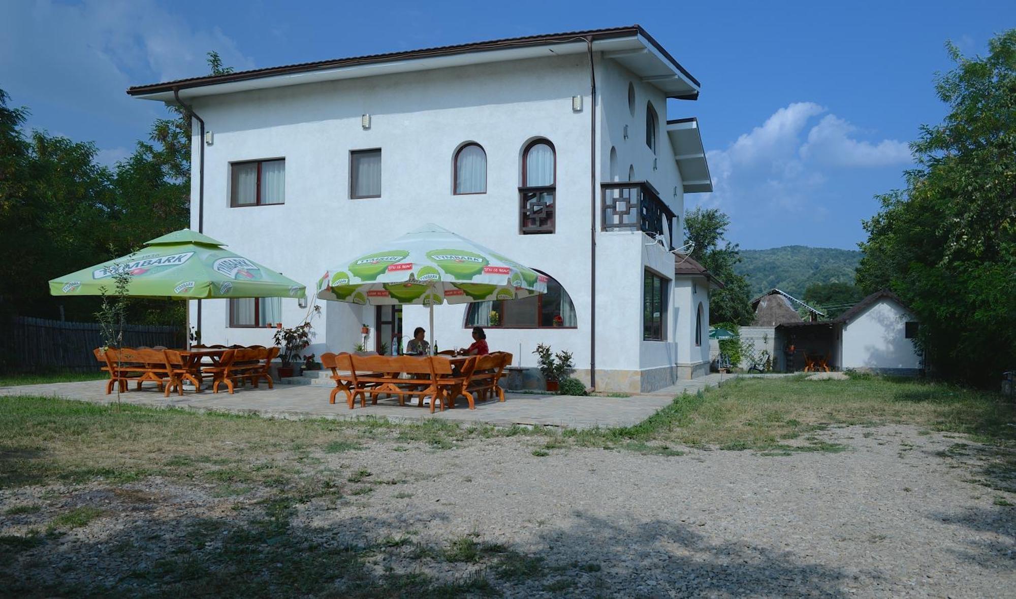 Vila Madudu Vălenii de Munte Esterno foto