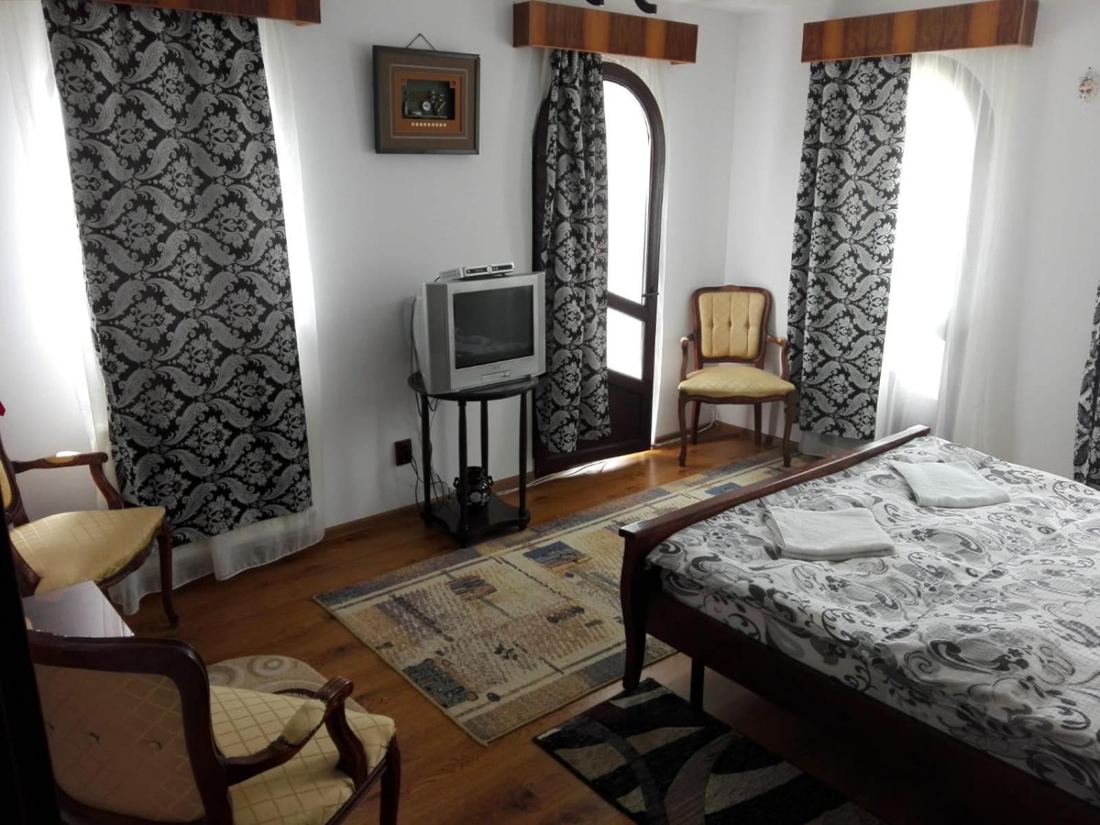 Vila Madudu Vălenii de Munte Esterno foto
