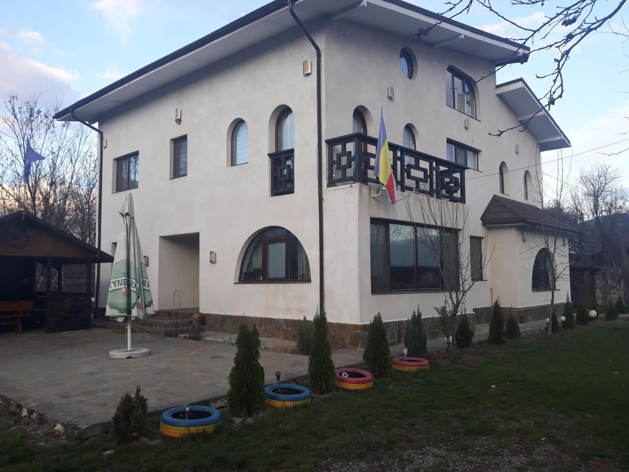 Vila Madudu Vălenii de Munte Esterno foto