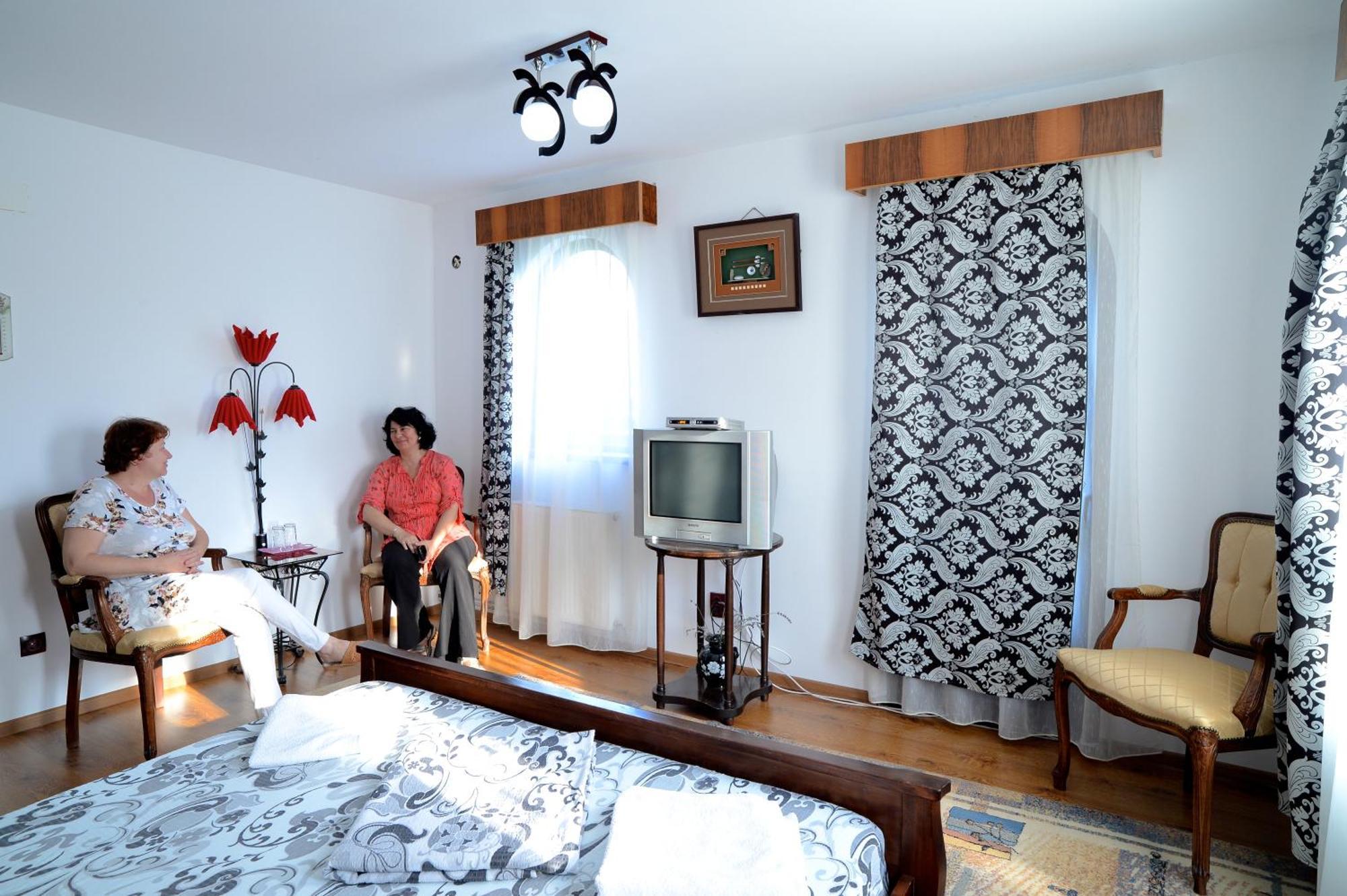 Vila Madudu Vălenii de Munte Esterno foto