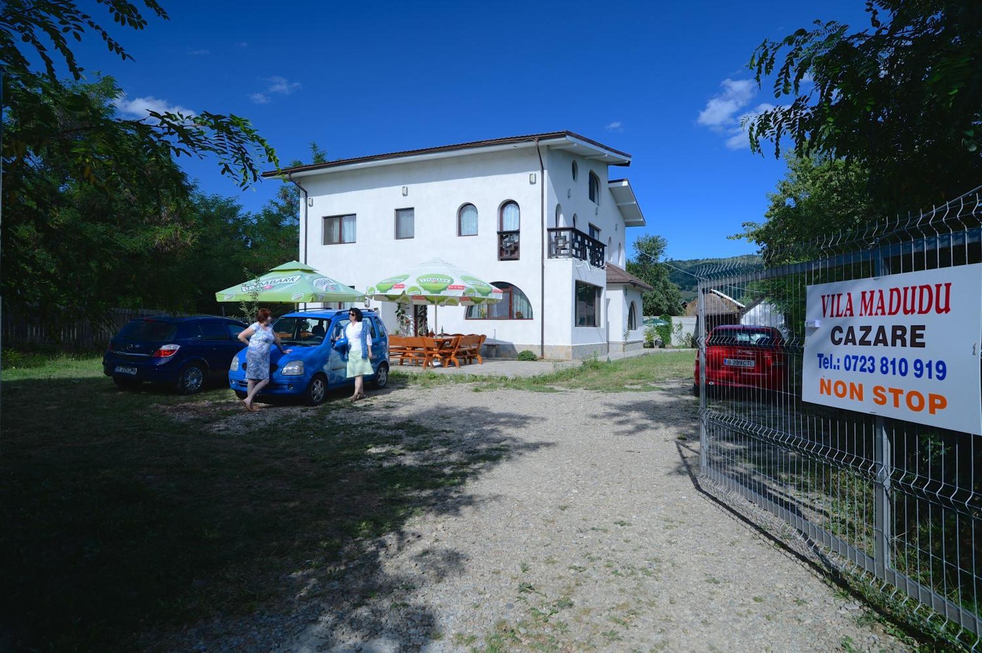 Vila Madudu Vălenii de Munte Esterno foto